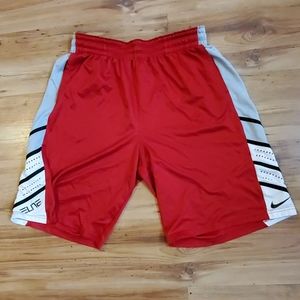 NIKE XL GYM SHORTS